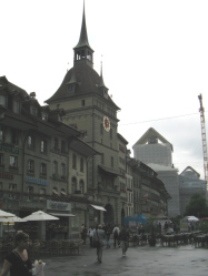 Waisenhausplatz
mit Stadttor "Käfigturm" Waisenhausplatz mit Stadttor
"Käfigturm"