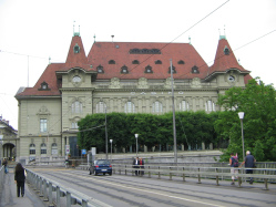 Kirchenfeldbrücke, Sicht zurück auf das
Casino mit Musiksaal Kirchenfeldbrücke, Sicht zurück auf das
Casino mit Musiksaal
