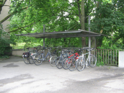 Kirchenfeldbrücke,
überdachter Veloabstellplatz Kirchenfeldbrücke, überdachter
Veloabstellplatz