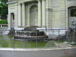 Thunplatz-Brunnen, Torhaus Thunplatz-Brunnen, Torhaus