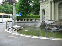 Thunplatz-Brunnen, Wandköpfe Thunplatz-Brunnen, Wandköpfe