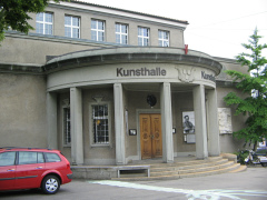 Eingang der Kunsthalle am Br�ckenkopf der
                        Kirchenfeldbr�cke