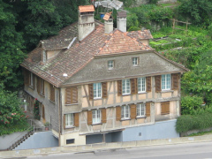 Berner Riegelhaus an der Aare