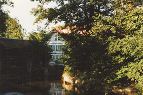 Langete-Spaziergang 1997, grosses Berner
                          Haus 02