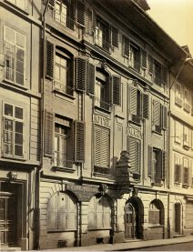 Bern, Gasthof "Falken", Fassade
                          an der Amthausgasse vor 1900