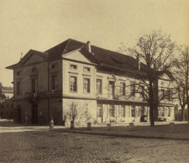 Bern, das alte Casino musste [1902] dem
                          Parlamentsgebude weichen