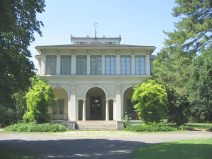 M�nchenstein: Gymnasium, Ehinger Villa. Die
                        Villa macht den Besuch des Gymnasiums nicht viel
                        ansprechender