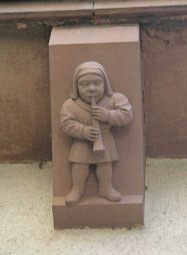 Spalentor, Vorwerk, Innenfigur 02,
                                Fl�tenspieler