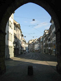 Spalentor, der letzte Torbogen mit Sicht auf
                      die Spalenvorstadt