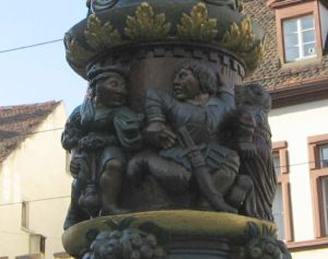 Basel, Spalenbrunnen, Tanzfiguren
                                03