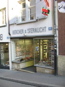Basel, Spalenberg, Gesch�ft f�r
                      Spielzeugeisenbahnen Bercher