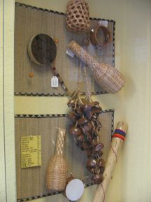 Basel, Spalenberg,
                      "Dritte-Welt-Laden", Instrumente aus
                      Afrika