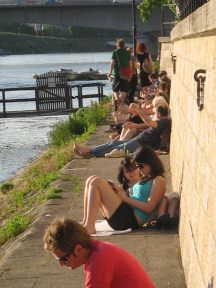 Basel, Unterer Rheinweg,
                                Rheinuferweg, Sonnenbad