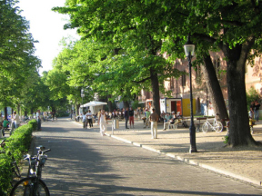 Basel, Unterer Rheinweg,
                                Rheinpromenade Boule 01