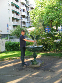 Basel, Unterer Rheinweg, Rheinpromenade,
                        Drachenbr�nneli