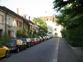 Basel, Leuengasse, Sicht auf die
                      Breisacherstrasse
