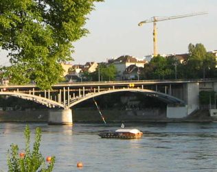 Basel, Oberer Rheinweg, Sicht auf die
                      Wettsteinbrcke mit Fhre