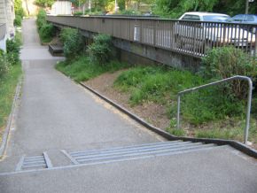 Basel, Treppe und Rampe zum Birsig 01, Sicht
                      von oben