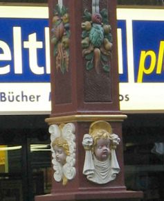Steinenvorstadt, Webern-Brunnen,
                          Brunnenstock mit Engelsk�pfen