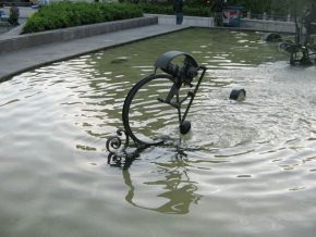 Basel, Tinguelybrunnen, Figur
                      "Schaufler"