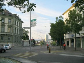 Sicht vom Kunstmuseum nach Kleinbasel mit
                        Wettsteinbr�cke und Messeturm im Hintergrund