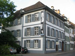 Basel, der Eingang zur
                        Sankt-Alban-Vorstadt, das Haus der
                        Christoph-Merian-Stiftung