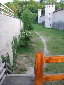 Basel, Sankt-Alban-Rheinweg,
                                  Stadtmauer, Treppenabgang zum Graben
                                  02
