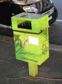 Basel, Sankt-Alban-Rheinweg, Hundekotkasten
                        "Robidog"
