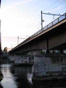 Basel, Sankt-Alban-Rheinweg, die
                        Eisenbahnbr�cke bei der Schwarzwaldbr�cke