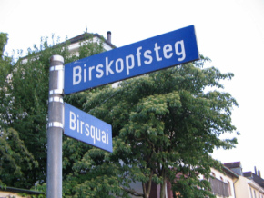 Basel,
                      Birsk�pfli, Strassenschilder Birskopfsteg und
                      Birsquai