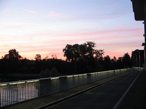 Birsfelden, Schleuse, die Schleusenbr�cke
                        bei den Wassertoren
