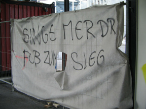 FCB-Nazitum-Parole 01: "Singe mer dr
                        FCB zum Sieg"