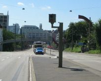 IWB Fernheizkraftwerk im Gundeli 01: Kamin,
                        Sicht vom Cityring Steinengraben /
                        Heuwaageviadukt 01