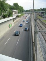 Autobahn-Terror 26: Autobahnspur Richtung
                        Weil mit Sicht in Richtung Muttenz / Jura
