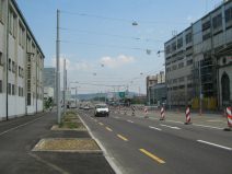 Autobahn-Terror 34: Voltastrasse, Sicht auf
                        die Dreirosenbr�cke mit Autobahnanschluss