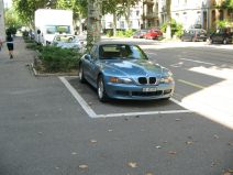 Autoraser-Terror 02: Kannenfeldstrasse, ein
                        BMW Coup�