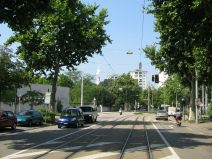 Chemie-Terror 004:
                        Kehrichtverbrennungsanlage, Sicht von der
                        Kannenfeldstrasse auf den Kamin