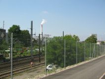 Chemie-Terror 06:
                        Kehrichtverbrennungsanlage, Sicht von der
                        Entenweidstrasse mit Kamin