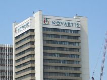 Chemie-Terror 13: Giftfabrik Novartis,
                        Leuchtreklame, Nahaufnahme