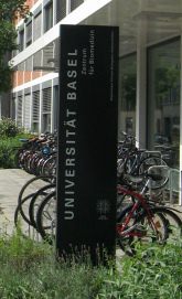 Chemie-Terror 47: Mattenstrasse, hier ist
                        das Universit�tszentrum f�r
                        "Biomedizin", wo Studenten in der
                        Giftproduktion ausgebildet werden