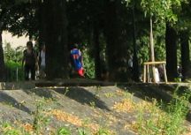 Drogen-Terror in Basel, Unterer Rheinweg:
                        Drogenneger 03