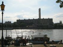 Flugzeug-Terror01: Position Unterer
                        Rheinweg, Sicht auf den Kamin der IWB