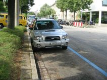 Gel�ndewagen-Terror, Peter-Rot-Strasse, von
                        vorn, BL-Nummer