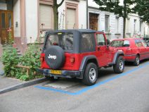 Gel�ndewagen-Terror, Claragraben, von
                        hinten, franz�sisches Auto