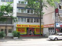 Messenutten-Terror 01, Clarastrasse