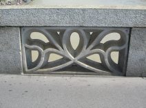 Basel Mittlere Brücke:
Motiv Schmetterling, halb im Licht Basel Mittlere Brücke: Motiv Schmetterling,
halb im Licht