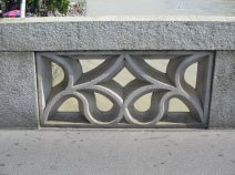 Basel Mittlere Brücke: Motiv
Trapez, halb im Licht Basel Mittlere Brücke: Motiv Trapez, halb
im Licht