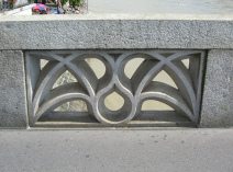 Basel Mittlere Brücke: Motiv
Tropfen, halb im Licht Basel Mittlere Brücke: Motiv Tropfen, halb
im Licht