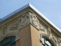 St. Gallen: Davidstrasse, Ziegelb�rohaus,
                        Eckfassade, Nahaufnahme