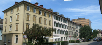 St. Gallen: Davidstrasse, mediterrane
                        H�userzeile, Panoramafoto